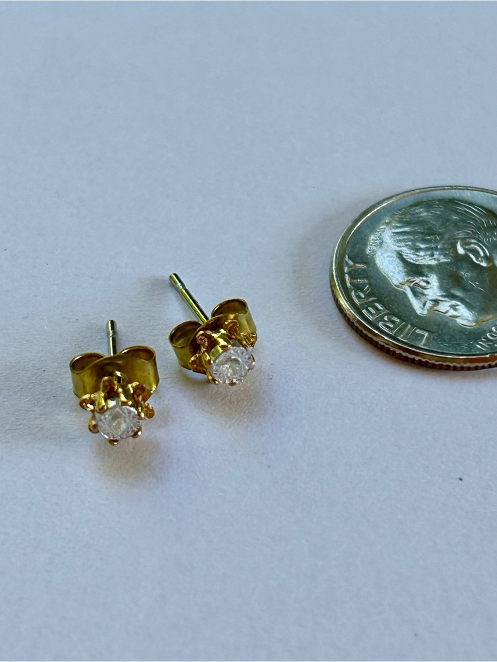 Tiny Gold Round Diamond Stud Earrings -